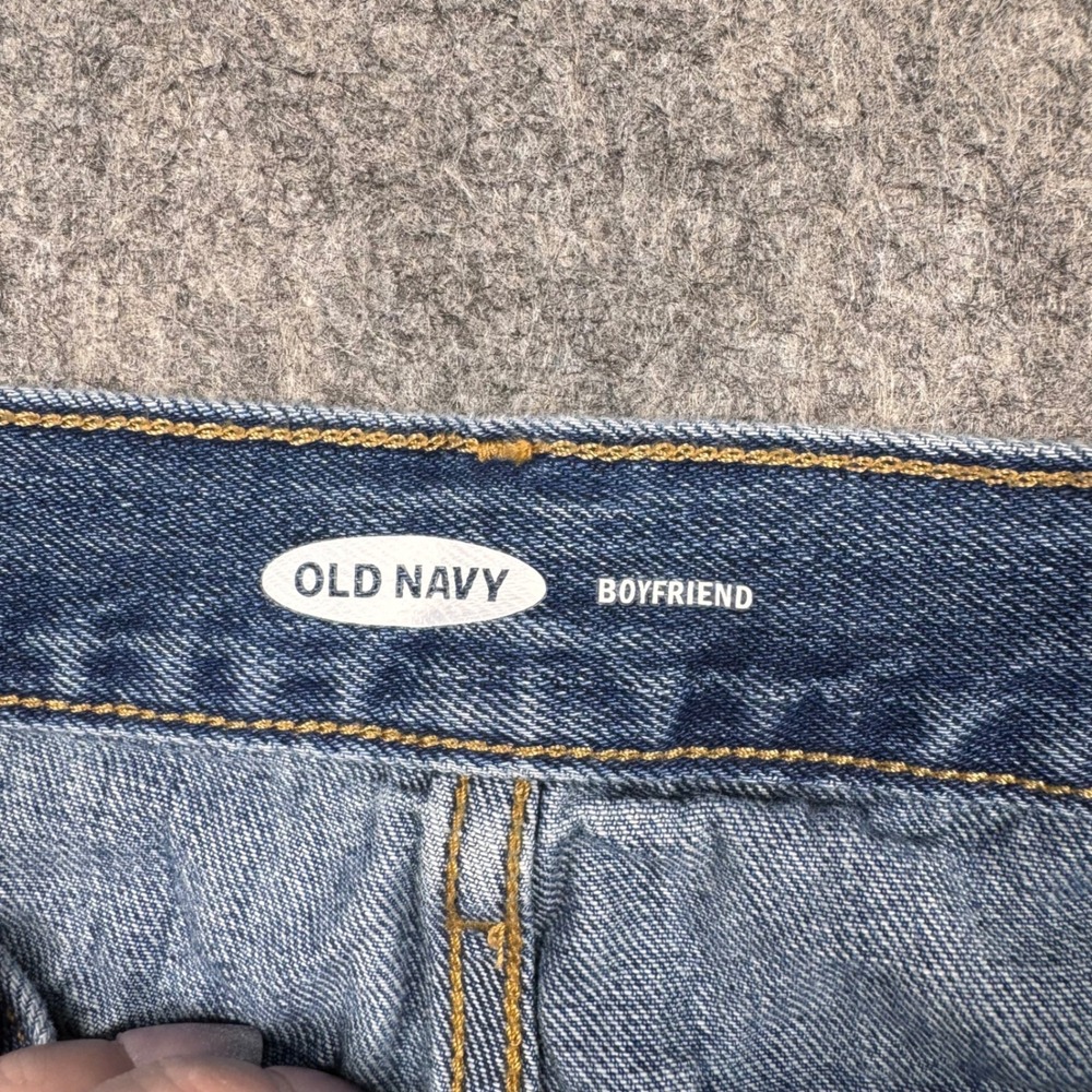 Old Navy Boyfriend Denim Shorts Women 6 Blue Star Embroidered Distressed Cut Off - Picture 7 of 10